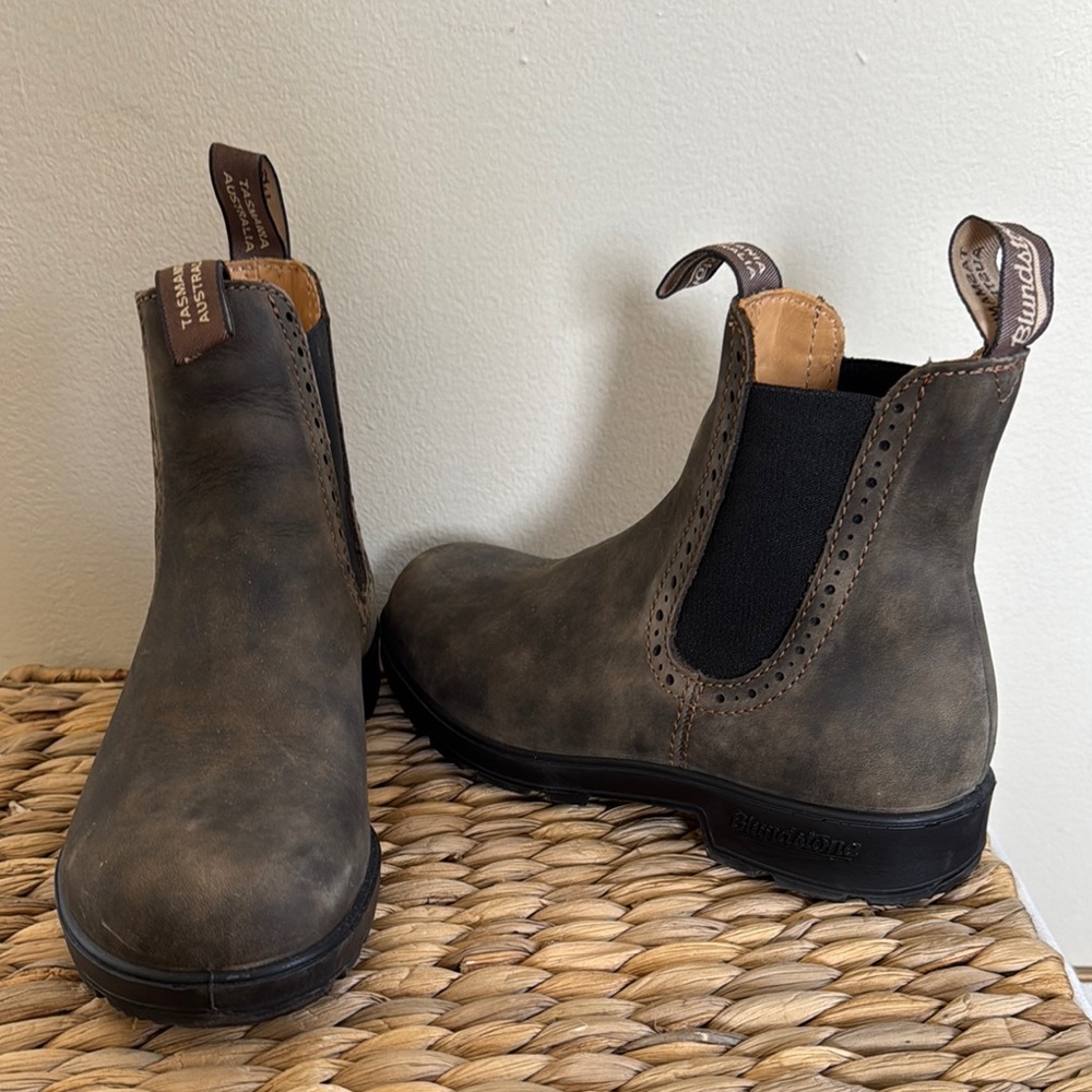Blundstone Brown Leather Chelsea Boots